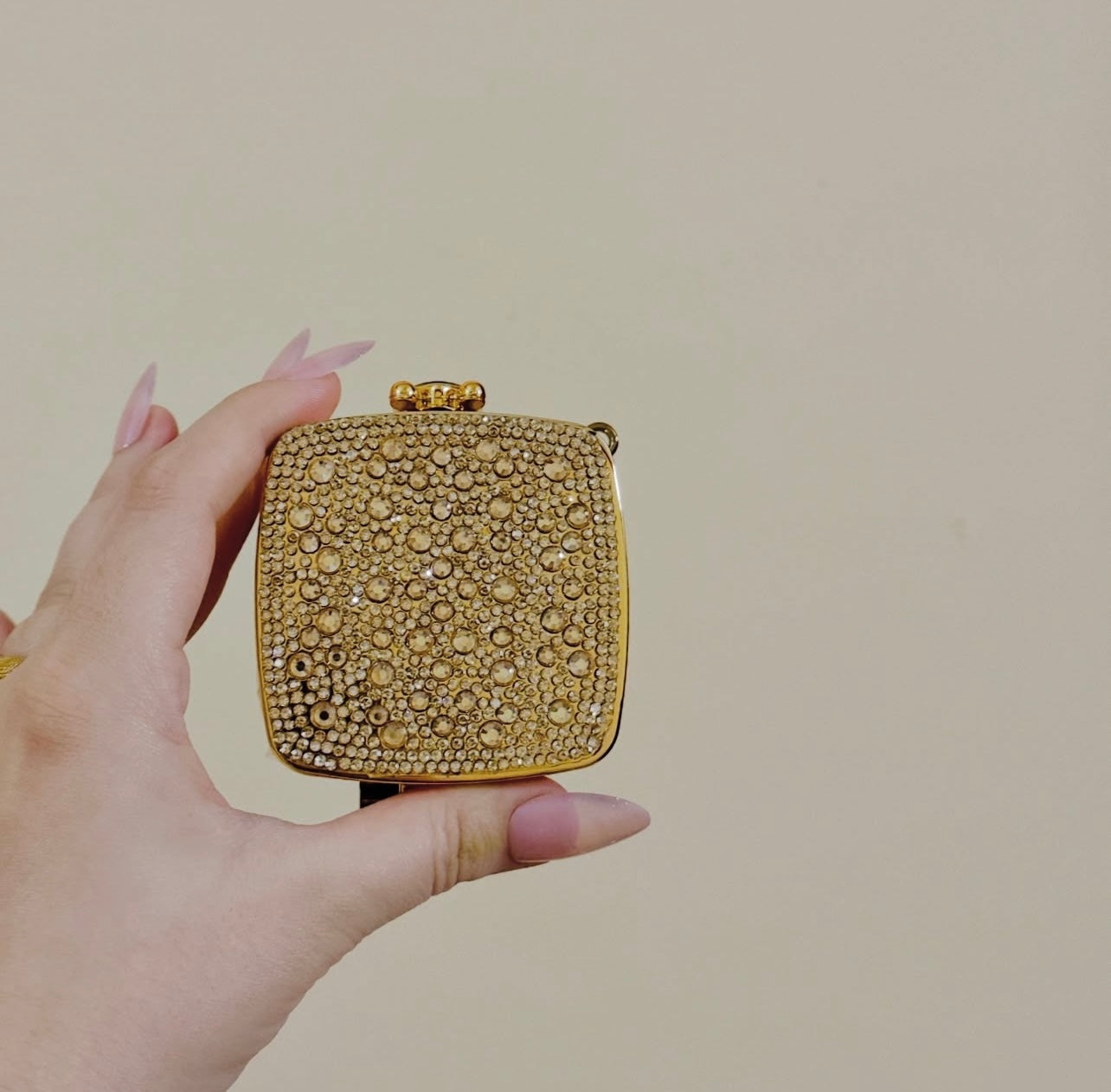 Stone metalic clutch